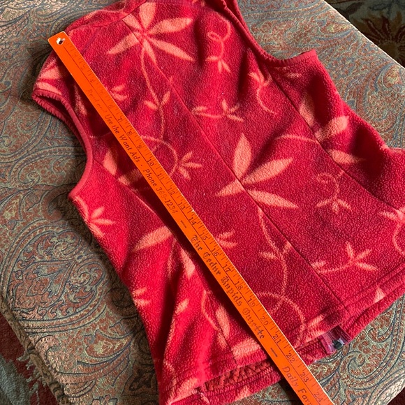 Patagonia synchilla vest fleece cherry red floral flowers womens athletic fit M - Picture 5 of 7